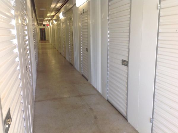 Extra Space Storage - 3575 - Columbus - Henderson Rd - 851 West Henderson Road
