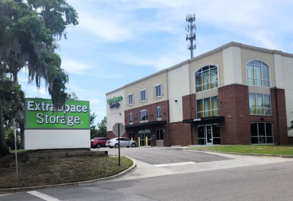 Extra Space Storage - 3668 - Savannah - Victory Dr - 2201 East Victory Drive