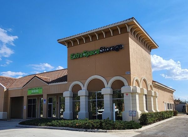 Extra Space Storage - 3700 - Sanford - State Rd 46 - 5645 West State Road 46
