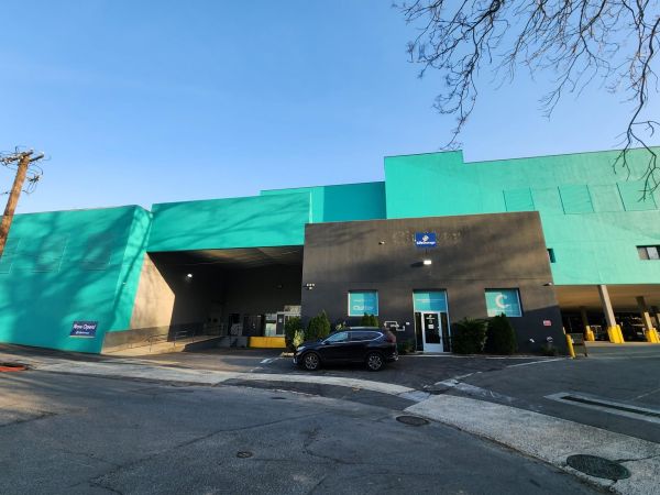Extra Space Storage - 3762 - White Plains - Holland Ave - 1 Holland Avenue