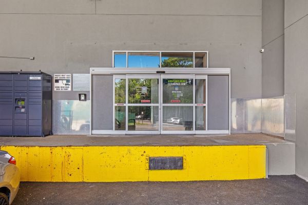 Extra Space Storage - 3762 - White Plains - Holland Ave - 1 Holland Avenue