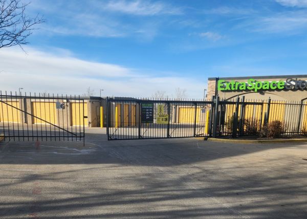 Extra Space Storage - 3769 - Lakewood - Arizona Ave. - 7605 West Arizona Avenue
