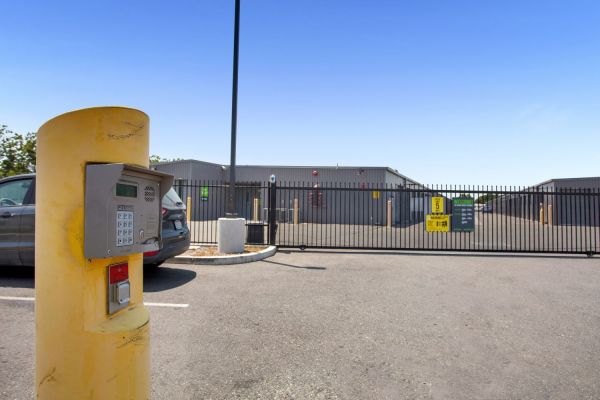 Extra Space Storage - 3829 - Sacramento - Mack Rd - 5701 Mack Road