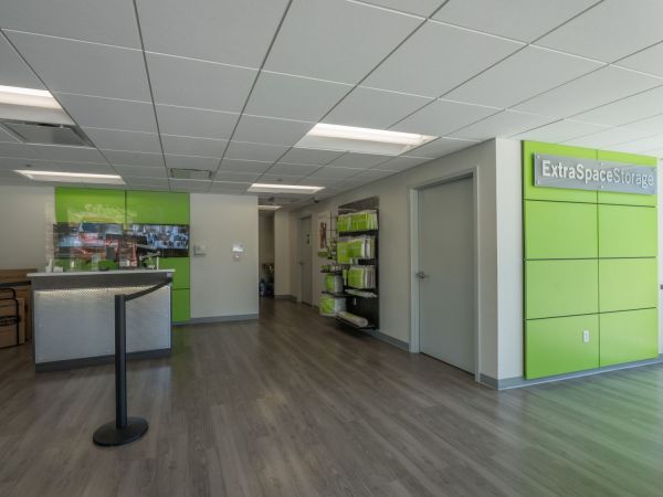 Extra Space Storage - 4127 - Washington - Bladensburg Rd - 2000 Bladensburg Road Northeast