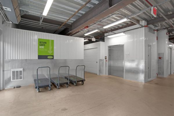 Extra Space Storage - 4133 - Centreville - Fort Dr - 5890 Fort Drive