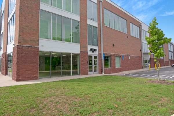 Extra Space Storage - 4133 - Centreville - Fort Dr - 5890 Fort Drive