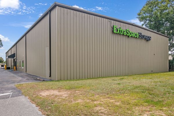 Extra Space Storage - 3050 - Pensacola - Michigan Ave - 2807 West Michigan Avenue