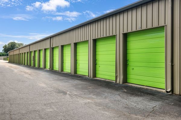 Extra Space Storage - 3050 - Pensacola - Michigan Ave - 2807 West Michigan Avenue