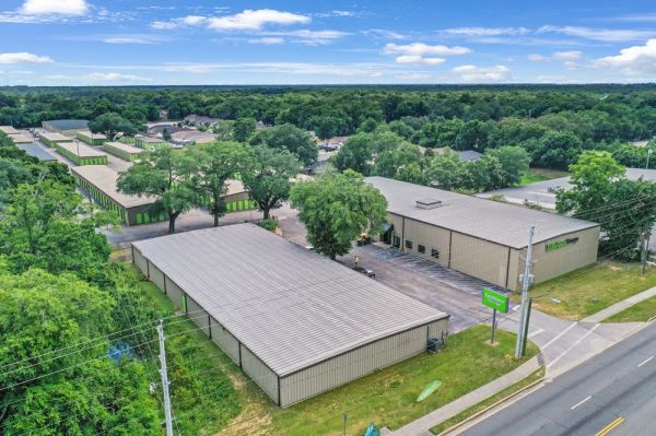 Extra Space Storage - 3050 - Pensacola - Michigan Ave - 2807 West Michigan Avenue
