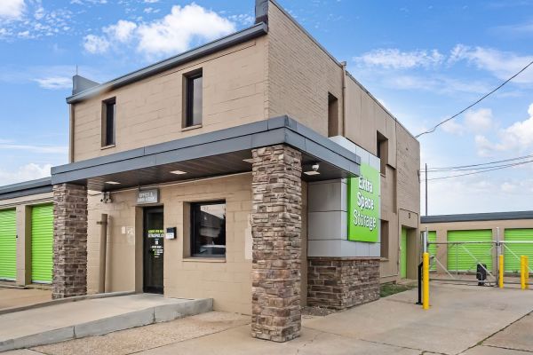 Extra Space Storage - 3090 - Cleveland - 130th St - 4976 West 130th Street