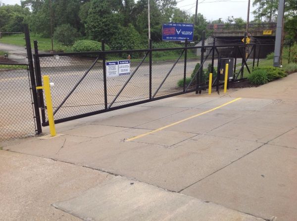 Extra Space Storage - 3091 - Cleveland - Neff Road - 19200 Neff Road
