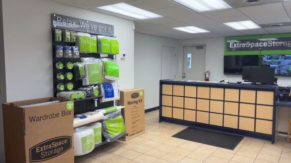 Extra Space Storage - 3105 - Avon - Chester Road - 38390 Chester Road