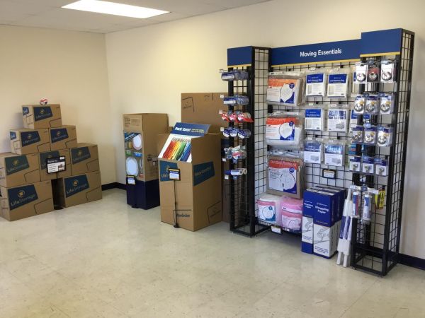 Extra Space Storage - 3115 - Norfolk - Naval Base Road - 385 Naval Base Road
