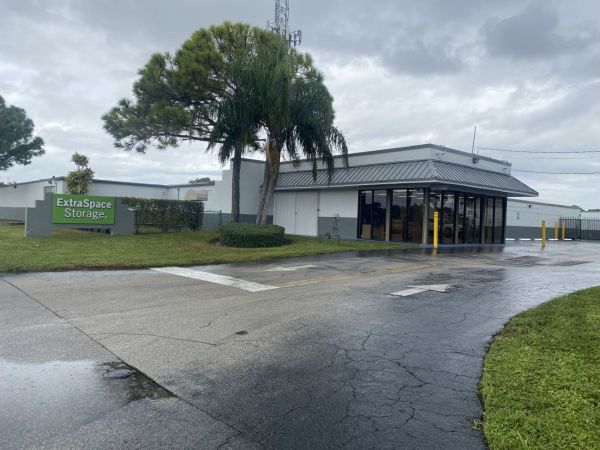 Extra Space Storage - 3133 - Hollywood - Sheridan Street - 7901 Sheridan Street
