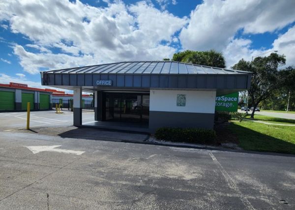 Extra Space Storage - 3135 - Pompano Beach - West Sample Road - 1500 West Sample Road