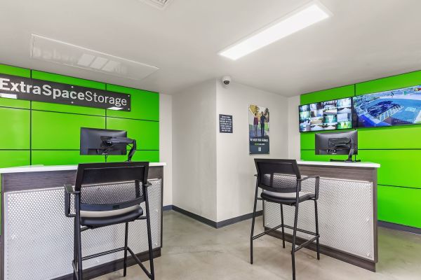 Extra Space Storage - 3147 - Glendale - 59th Ave - 13902 North 59th Avenue