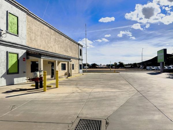 Extra Space Storage - 3152 - Phoenix - East Bell Road - 1928 East Bell Road