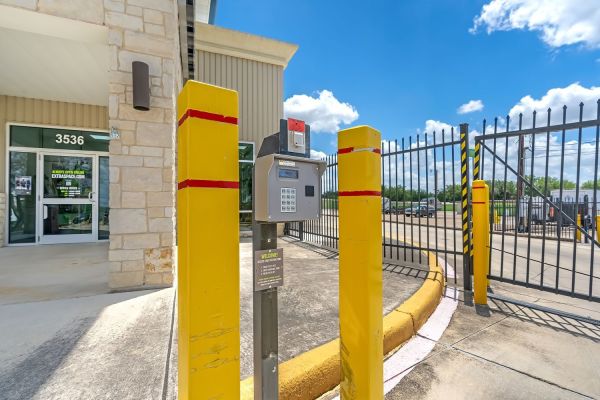 Extra Space Storage - 3174 - San Antonio - Hunt Lane - 3536 Hunt Lane