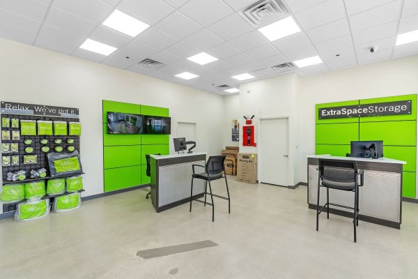Extra Space Storage - 3174 - San Antonio - Hunt Lane - 3536 Hunt Lane