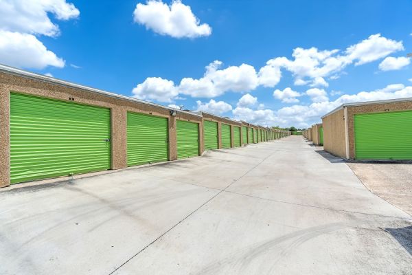Extra Space Storage - 3174 - San Antonio - Hunt Lane - 3536 Hunt Lane