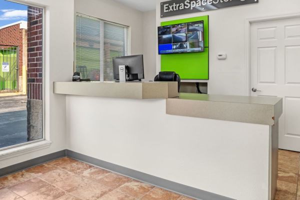 Extra Space Storage - 3221 - Florissant - Shackelford Rd - 940 Shackelford Road