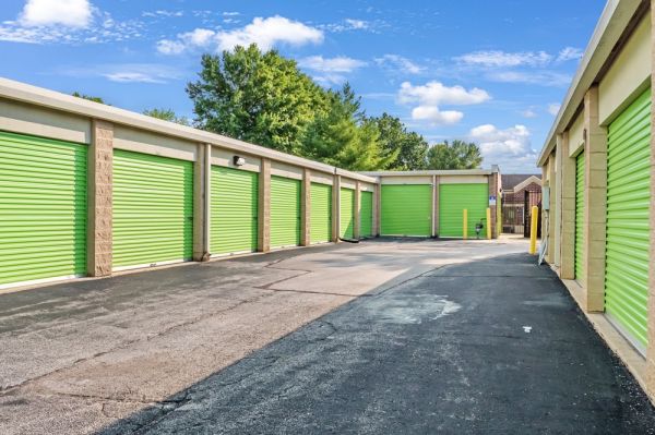 Extra Space Storage - 3221 - Florissant - Shackelford Rd - 940 Shackelford Road