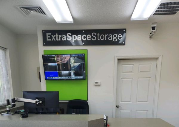 Extra Space Storage - 3221 - Florissant - Shackelford Rd - 940 Shackelford Road
