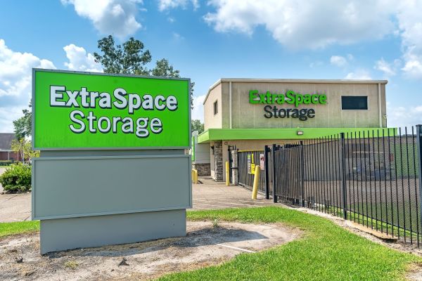 Extra Space Storage - 3286 - Humble - Pinehurst Trail Drive - 19415 Pinehurst Trail Drive