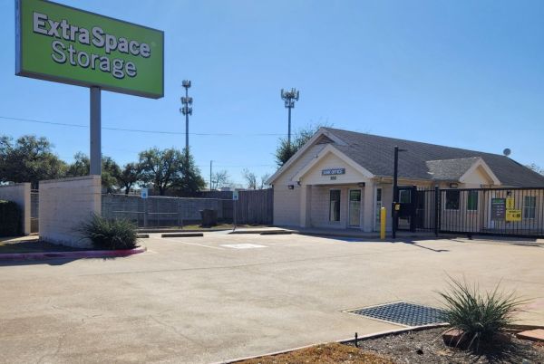 Extra Space Storage - 3296 - Round Rock - IH-35 - 550 South Interstate 35 Frontage Road