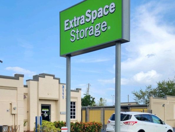 Extra Space Storage - 3322 - Fort Myers - Cleveland Ave - 3111 Cleveland Avenue