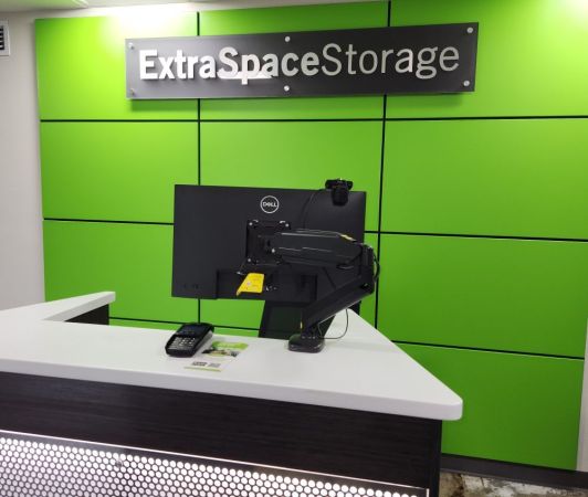 Extra Space Storage - 3322 - Fort Myers - Cleveland Ave - 3111 Cleveland Avenue