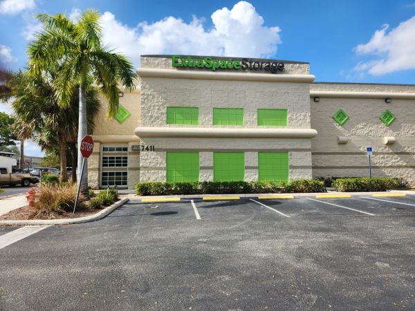 Extra Space Storage - 3343 - Lake Worth - Military Trl - 7411 South Military Trail
