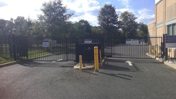 Extra Space Storage - 3351 - Farmingdale - Tinton Falls Road - 42 Tinton Falls Road
