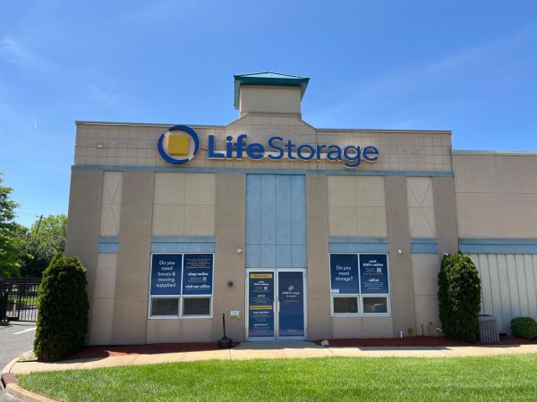 Extra Space Storage - 3351 - Farmingdale - Tinton Falls Road - 42 Tinton Falls Road