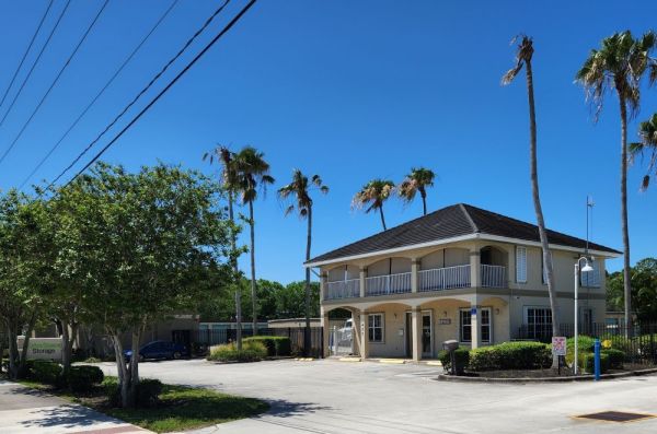 Extra Space Storage - 3402 - Port St Lucie - Peacock Blvd - 420 Northwest Peacock Boulevard