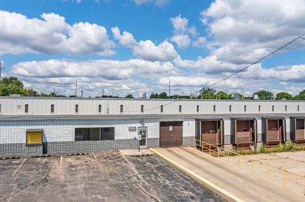 Extra Space Storage - 3501 - Milwaukee - Green Bay Ave - 4565 North Green Bay Avenue