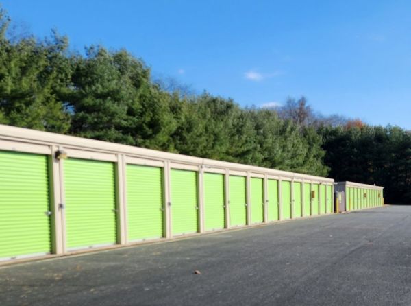 Extra Space Storage - 3614 - Jackson - 400 N County Line Rd - 400 North County Line Road