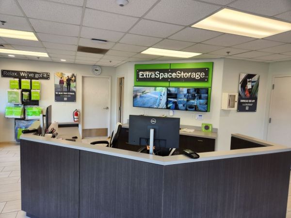 Extra Space Storage - 3619 - Charlotte - Mallard Creek Church Rd - 1325 West Mallard Creek Church Road