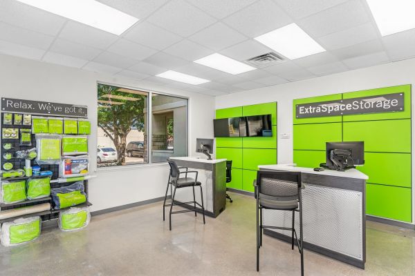 Extra Space Storage - 3656 - Round Rock - 2150 Double Creek Dr - 2150 Double Creek Drive