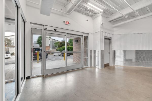 Extra Space Storage - 3663 - Charlotte - 7th St - 969 East 7th Street