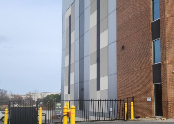 Extra Space Storage - 3663 - Charlotte - 7th St - 969 East 7th Street