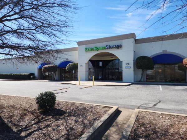 Extra Space Storage - 3665 - Greenville - 2422 Laurens Rd - 2422 Laurens Road