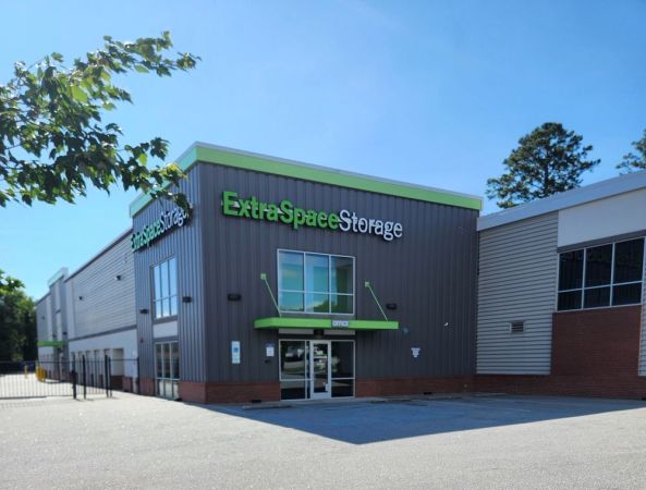 Extra Space Storage - 3666 - Greenville - Pleasantburg Dr - 1320 South Pleasantburg Drive