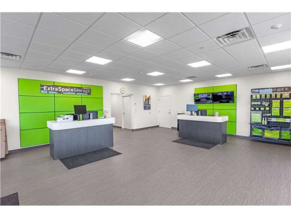 Extra Space Storage - 3670 - Palmetto - 96th St - 4805 96th Street East