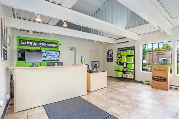 Extra Space Storage - 3711 - Meriden - Main St - 490 West Main Street