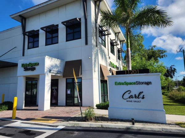 Extra Space Storage - 3733 - Naples - Tamiami Trl - 11201 Tamiami Trail East