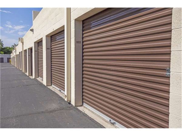 Extra Space Storage - 3751 - Phoenix - 3443 E Indian School Rd - 3443 East Indian School Road