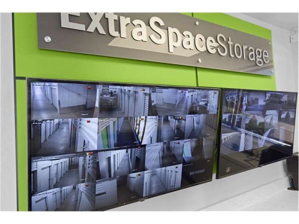 Extra Space Storage - 3751 - Phoenix - 3443 E Indian School Rd - 3443 East Indian School Road