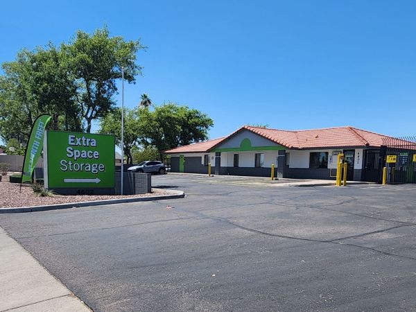Extra Space Storage - 3754 - Phoenix - Thunderbird Rd - 4602 East Thunderbird Road