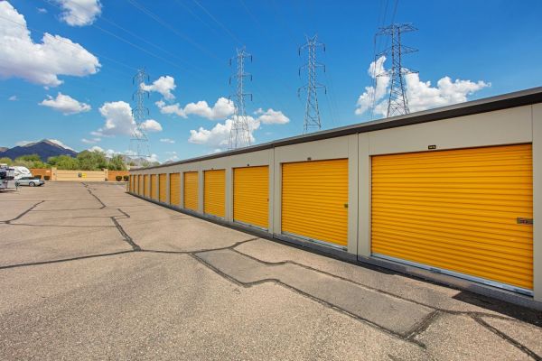 Extra Space Storage - 3810 - Scottsdale - Bell Rd - 9383 East Bell Road